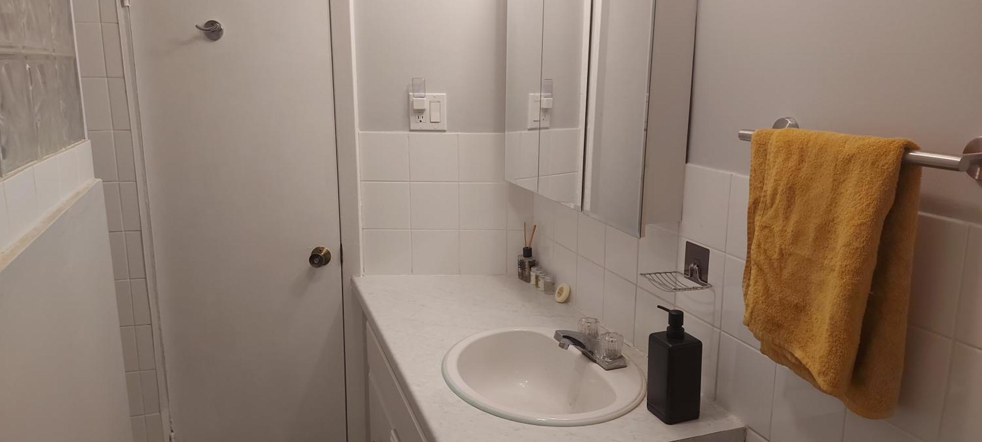 High Park Single Room With Personal Washroom And Kitchen Toronto Kültér fotó